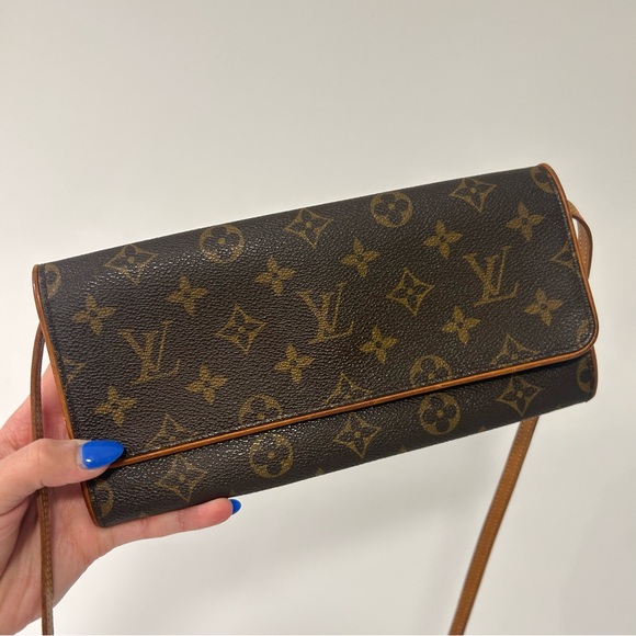 Louis Vuitton Handbags - Louis Vuitton Pochette TWIN GM